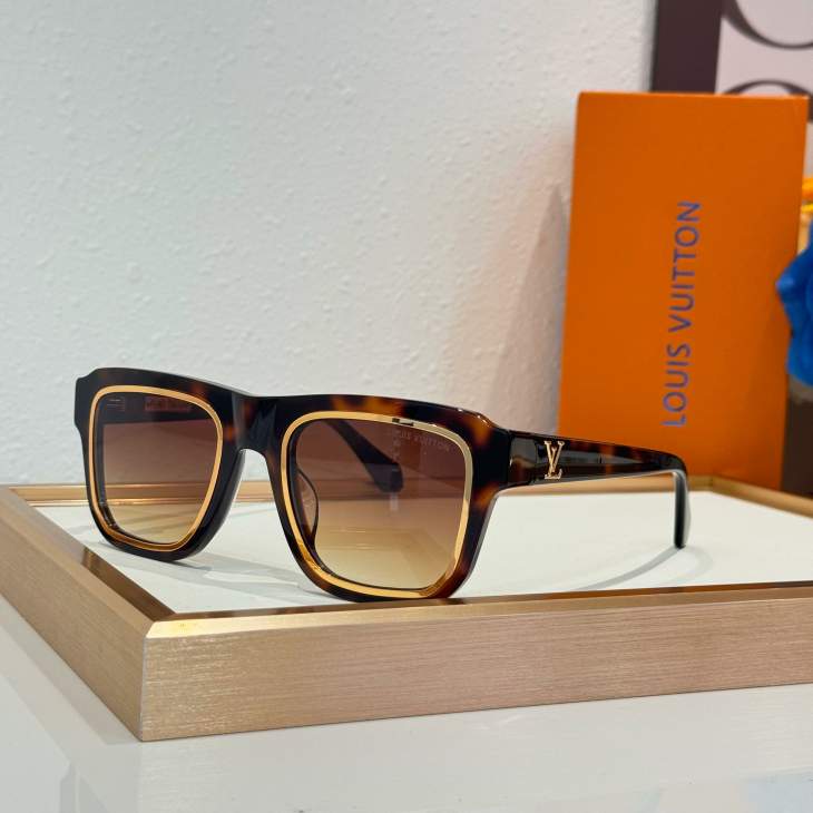Picture of Louis Vuitton Sunglasses _SKUfw76702853fw